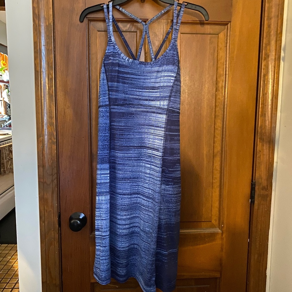 The North Face- active dress with built in bra